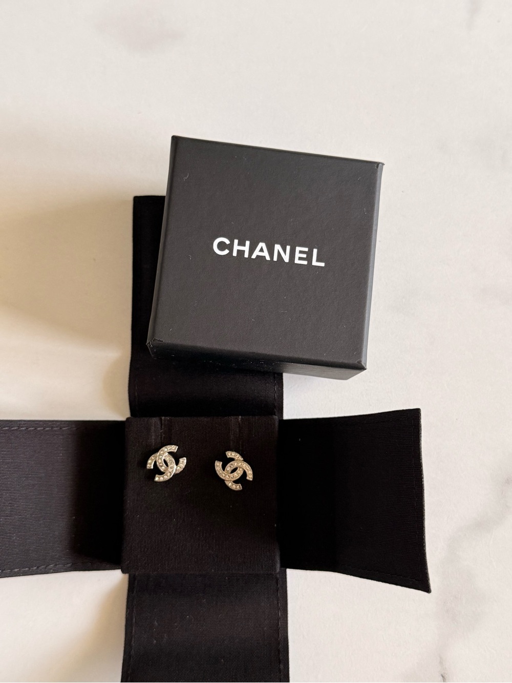 CHANEL Crystal CC Logo Stud Earrings - Silver